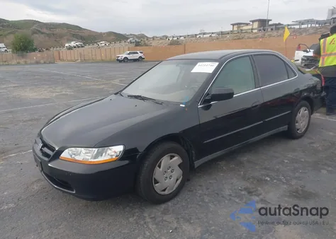 1999 Honda Accord Lx V6 z USA, uszkodzony, nr VIN 1HGCG1643XA007166